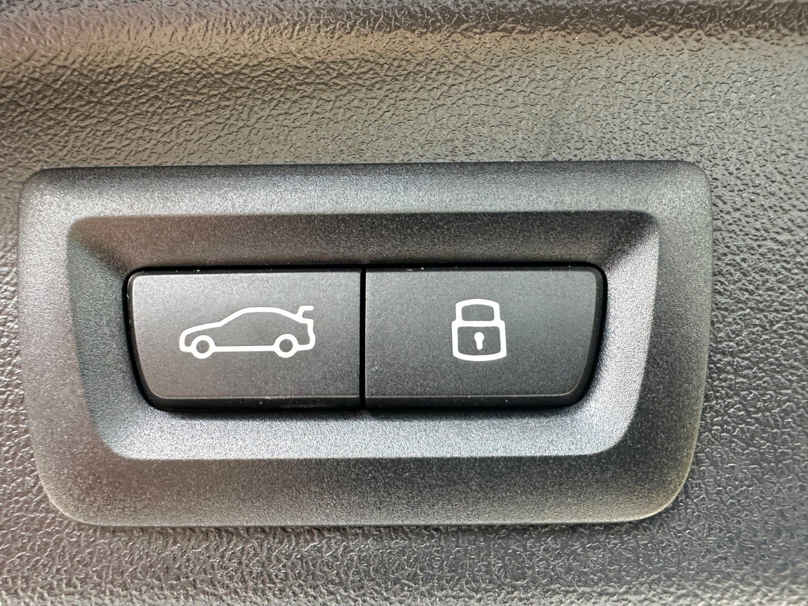 Fahrzeugabbildung BMW X5 50e xDrive MSport ACC,HUD,PANO,HARMAN,LUFT