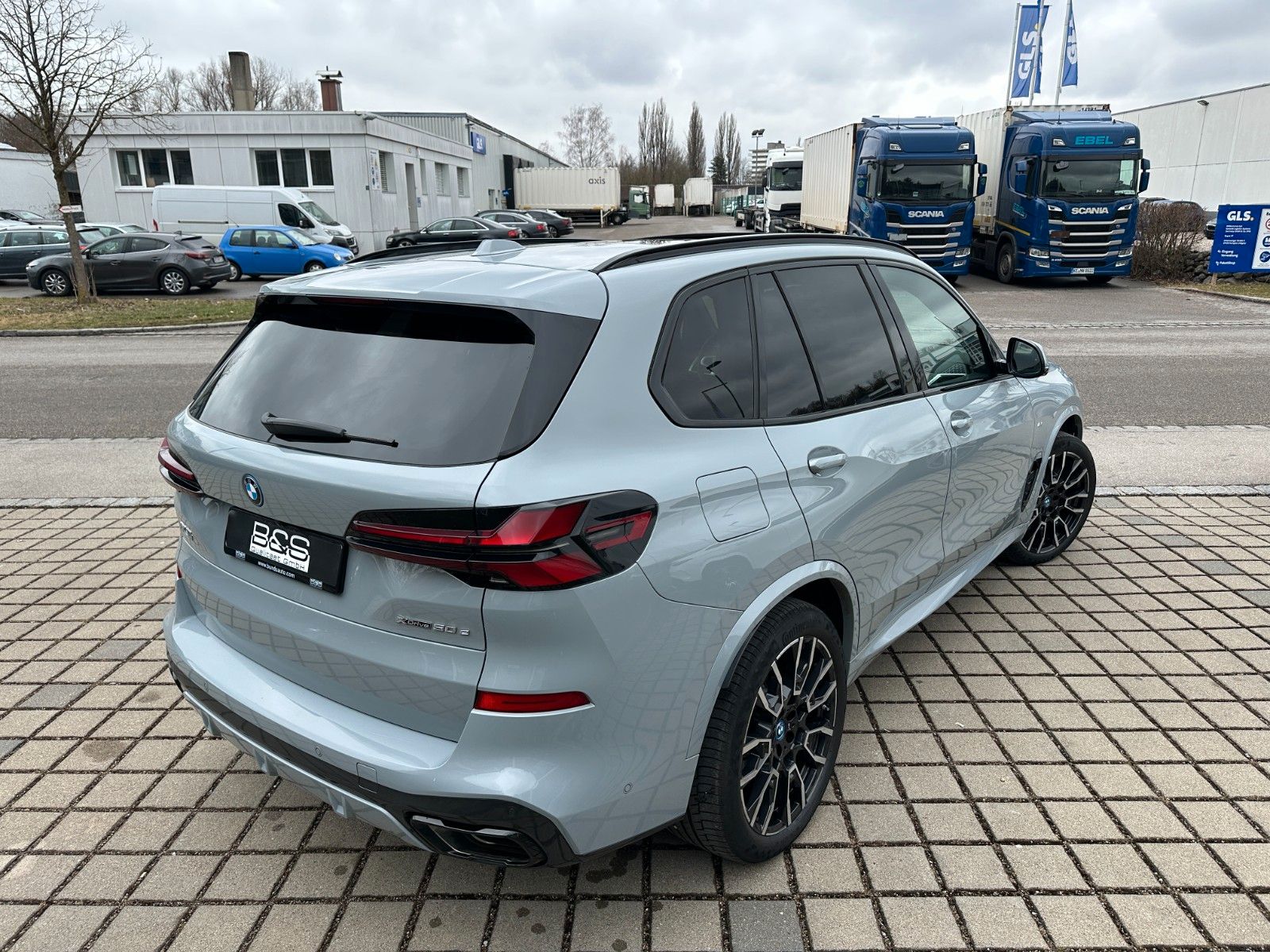 Fahrzeugabbildung BMW X5 50e xDrive MSport ACC,HUD,PANO,HARMAN,LUFT