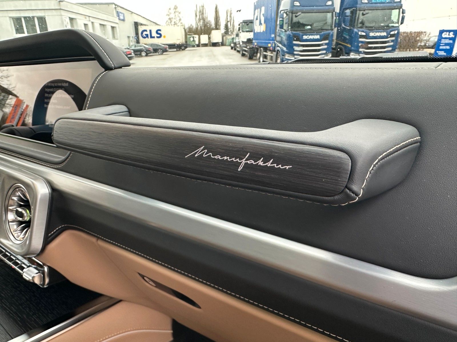 Fahrzeugabbildung Mercedes-Benz G 63 AMG Manufakt,Prem Pl,Burm,Standheiz,Facel.