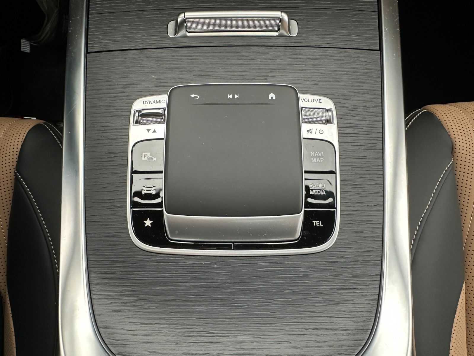 Fahrzeugabbildung Mercedes-Benz G 63 AMG Manufakt,Prem Pl,Burm,Standheiz,Facel.
