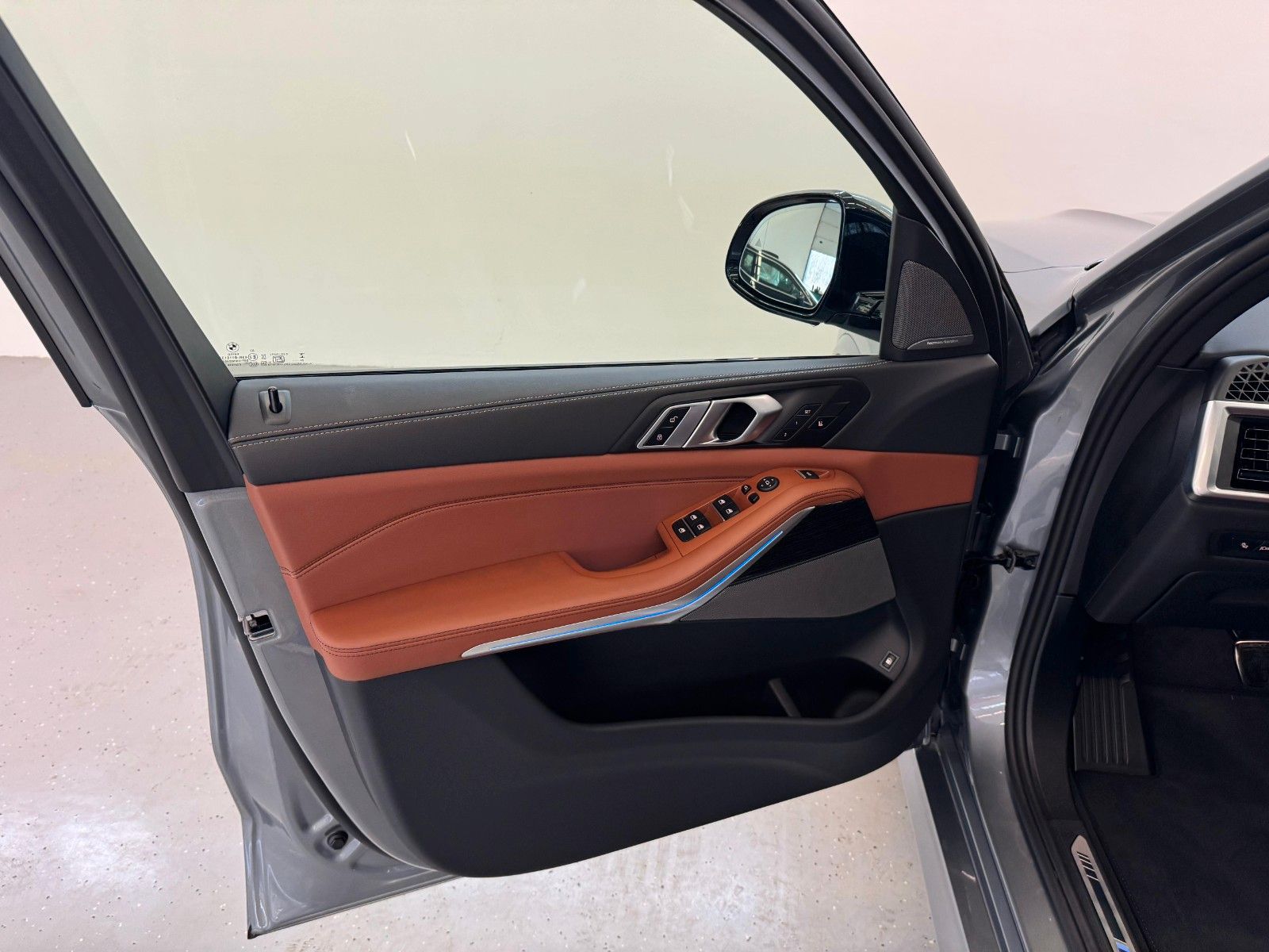 Fahrzeugabbildung BMW X5 50e xDrive MSport ACC,HUD,PANO,HARMAN,LUFT.