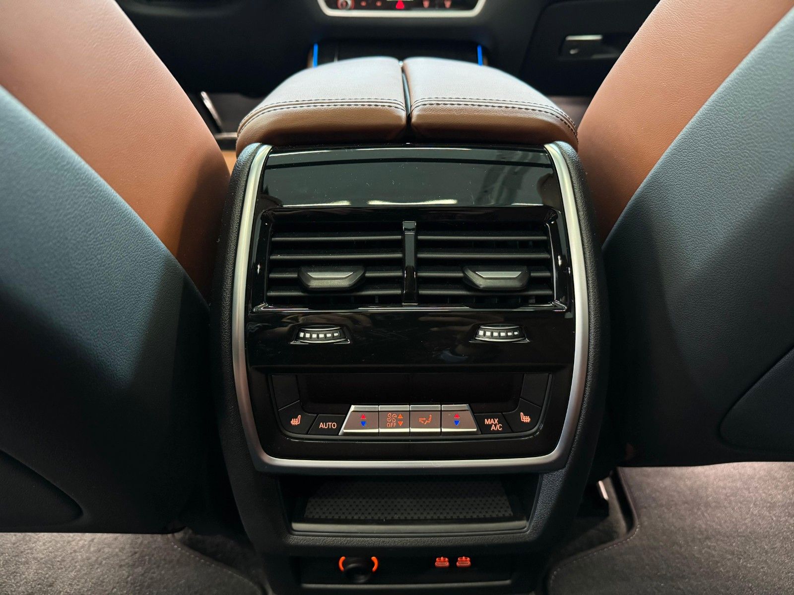 Fahrzeugabbildung BMW X5 50e xDrive MSport ACC,HUD,PANO,HARMAN,LUFT.