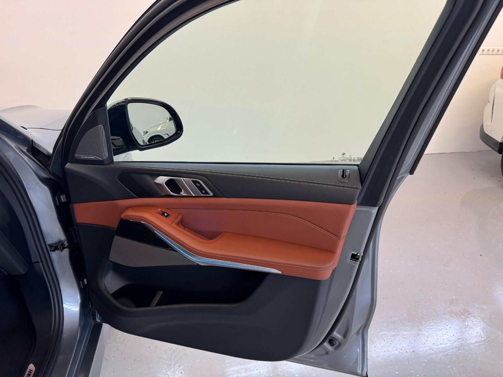 Fahrzeugabbildung BMW X5 50e xDrive MSport ACC,HUD,PANO,HARMAN,LUFT.