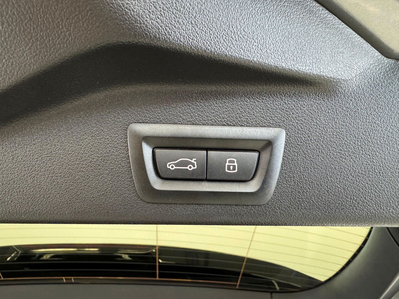 Fahrzeugabbildung BMW X5 50e xDrive MSport ACC,HUD,PANO,HARMAN,LUFT.