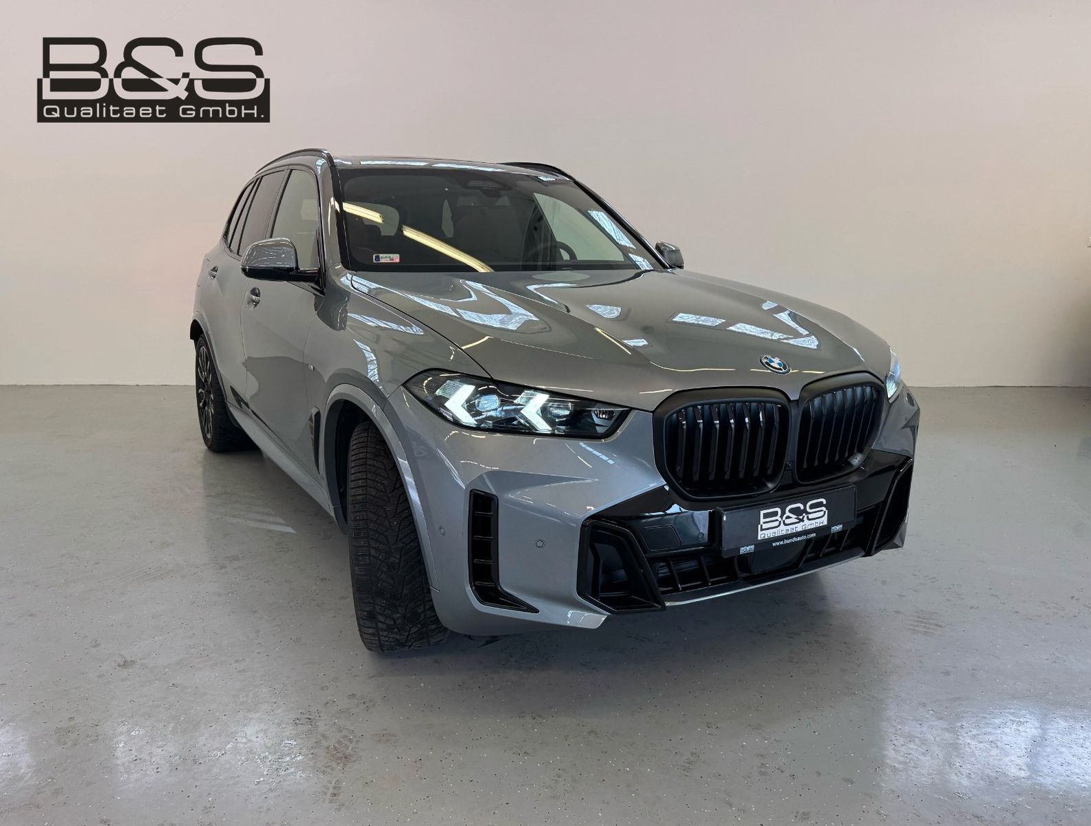 Fahrzeugabbildung BMW X5 50e xDrive MSport ACC,HUD,PANO,HARMAN,LUFT.