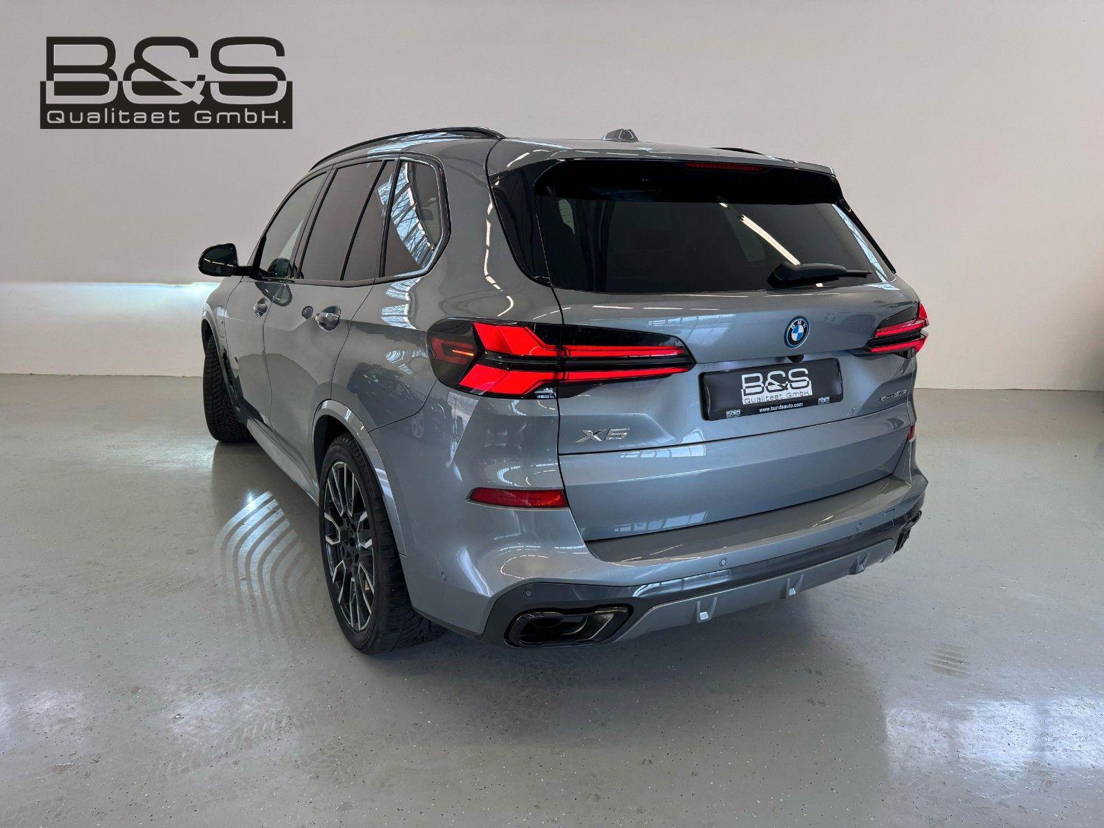 Fahrzeugabbildung BMW X5 50e xDrive MSport ACC,HUD,PANO,HARMAN,LUFT.