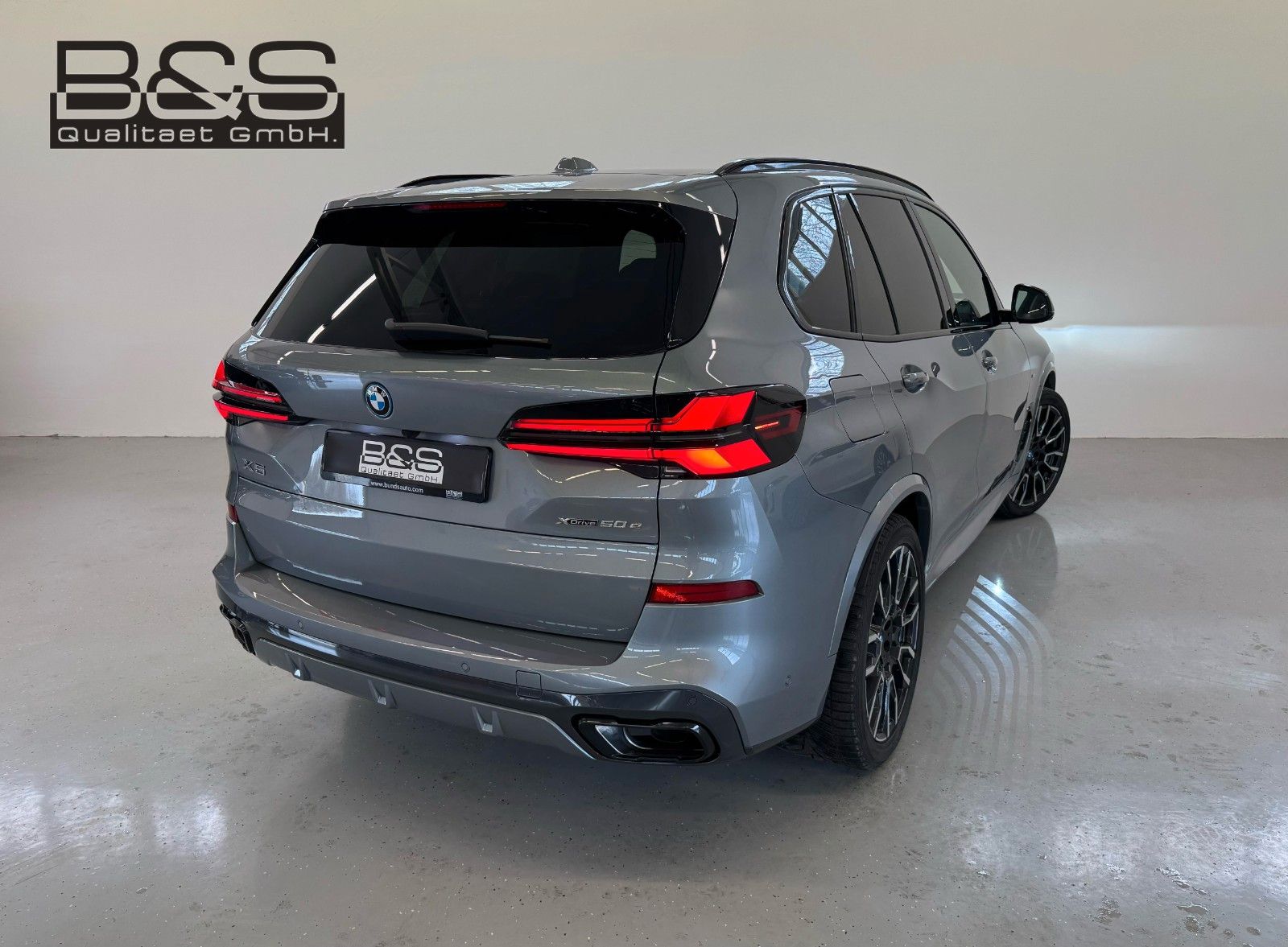 Fahrzeugabbildung BMW X5 50e xDrive MSport ACC,HUD,PANO,HARMAN,LUFT.