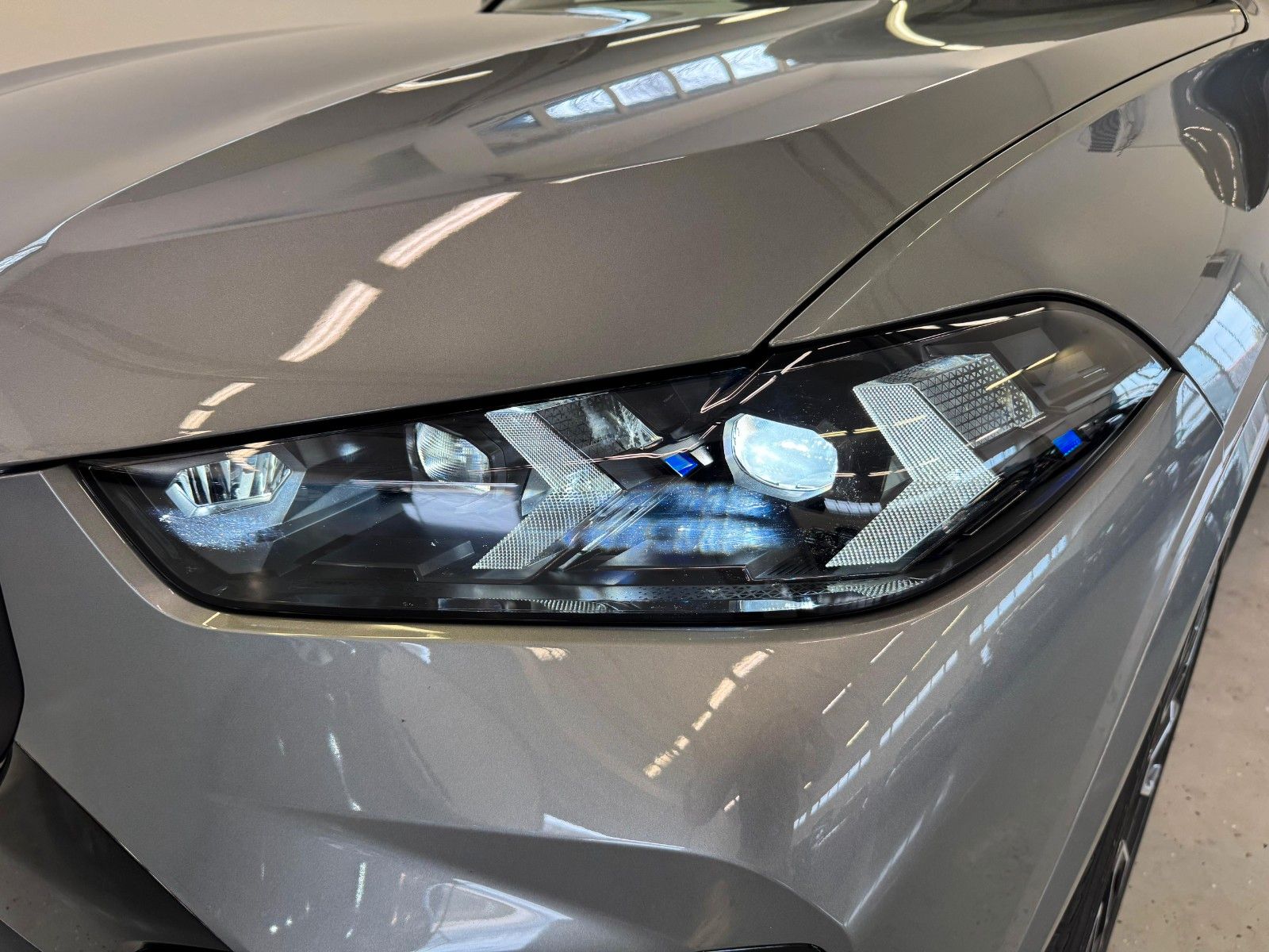 Fahrzeugabbildung BMW X5 50e xDrive MSport ACC,HUD,PANO,HARMAN,LUFT.