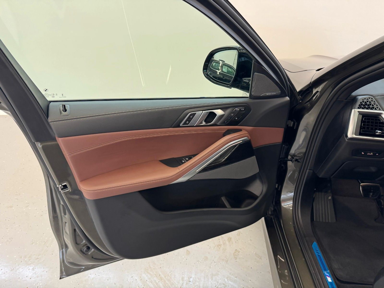 Fahrzeugabbildung BMW X6 40d xDrive MSport ACC,HUD,PANO,HARMAN,LUFT,..