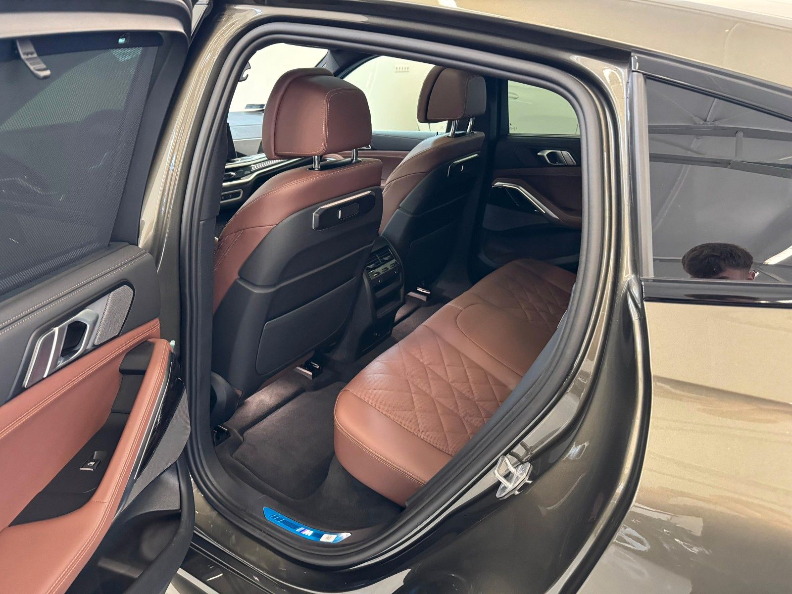 Fahrzeugabbildung BMW X6 40d xDrive MSport ACC,HUD,PANO,HARMAN,LUFT,..