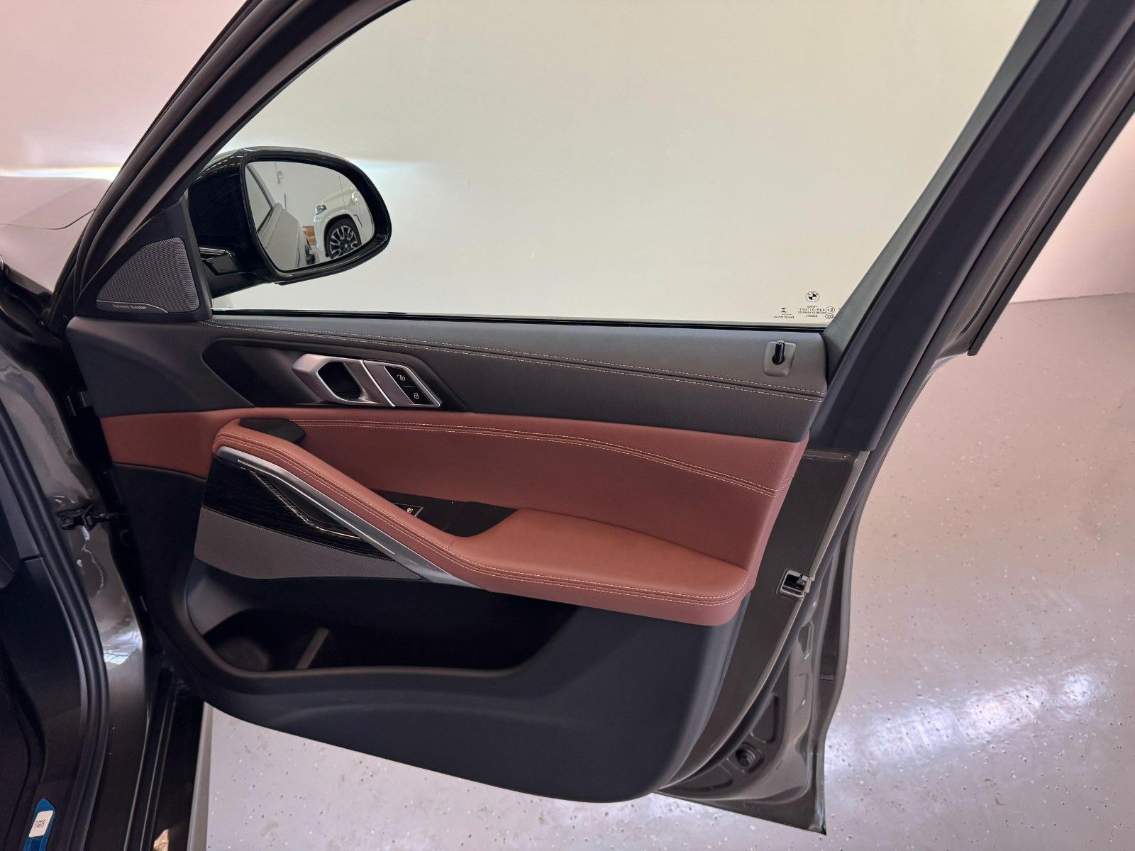 Fahrzeugabbildung BMW X6 40d xDrive MSport ACC,HUD,PANO,HARMAN,LUFT,..