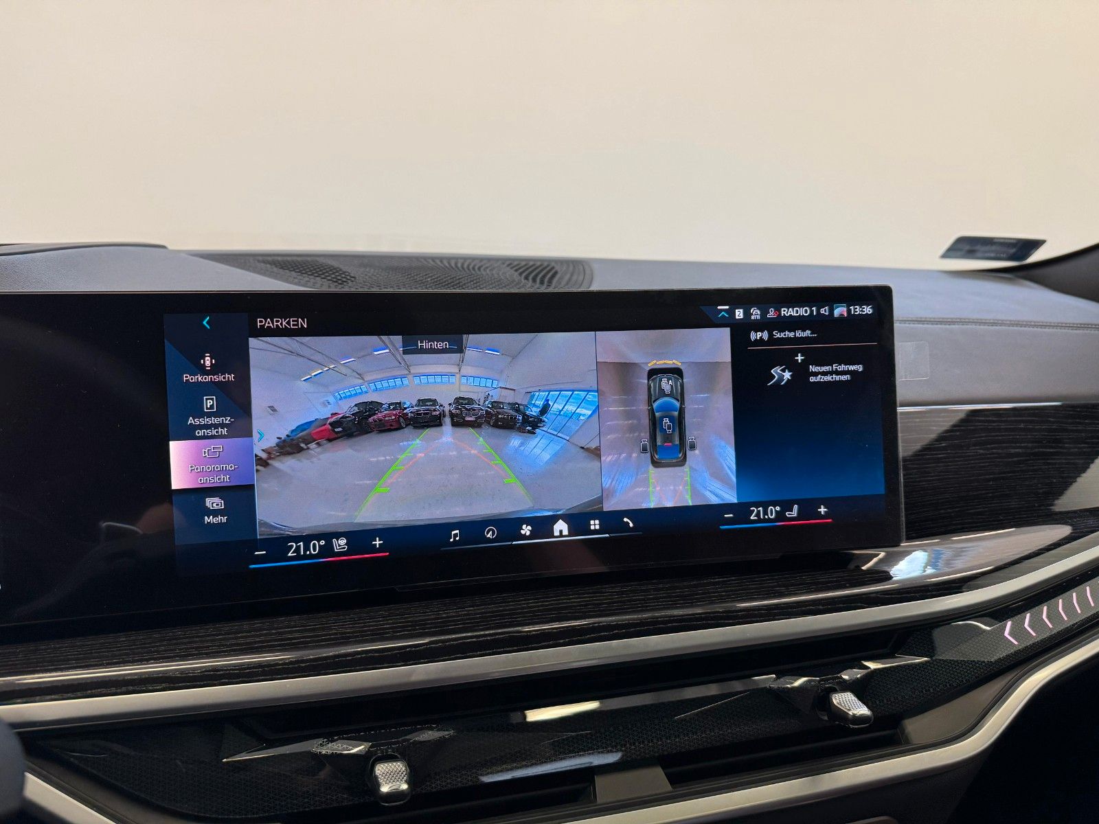 Fahrzeugabbildung BMW X6 40d xDrive MSport ACC,HUD,PANO,HARMAN,LUFT,..