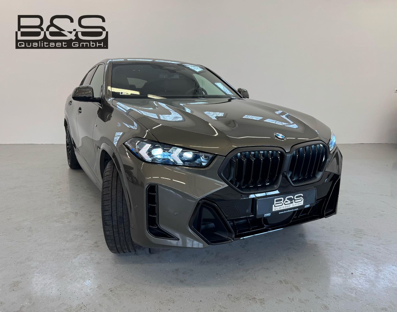 Fahrzeugabbildung BMW X6 40d xDrive MSport ACC,HUD,PANO,HARMAN,LUFT,..