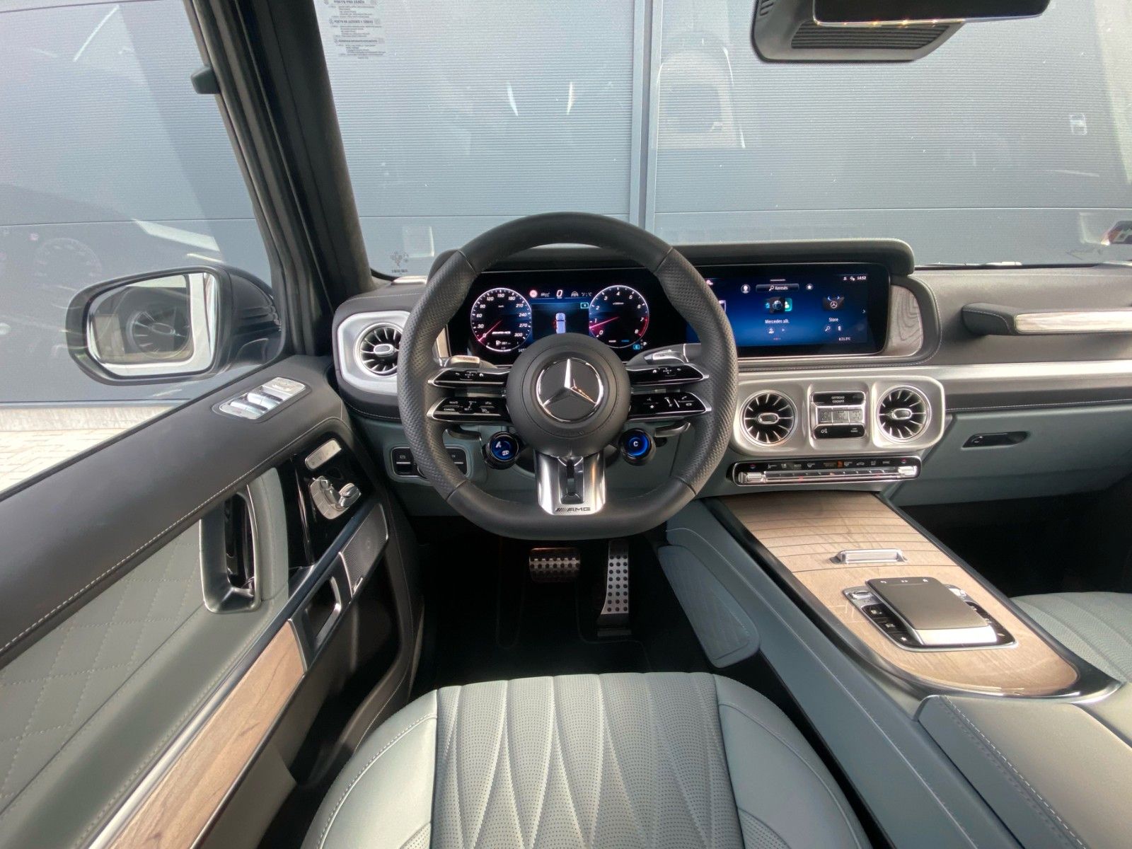 Fahrzeugabbildung Mercedes-Benz G 63 AMG DISTR,ACC,BURM,MANUFAKTUR,Night-Paket..