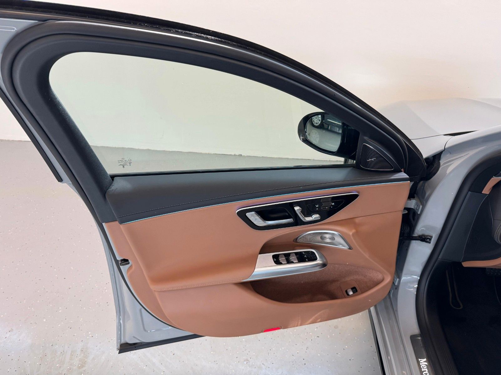 Fahrzeugabbildung Mercedes-Benz E 220 d 4Matic AMG Line Premium Pl,BURM,PANO,360