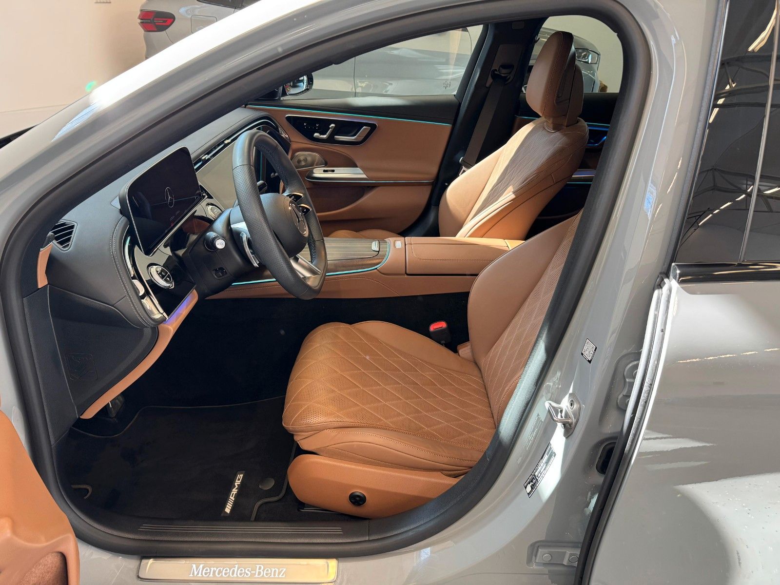 Fahrzeugabbildung Mercedes-Benz E 220 d 4Matic AMG Line Premium Pl,BURM,PANO,360
