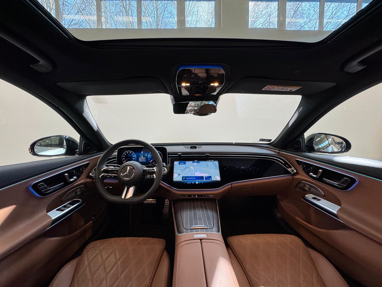 Fahrzeugabbildung Mercedes-Benz E 220 d 4Matic AMG Line Premium Pl,BURM,PANO,360