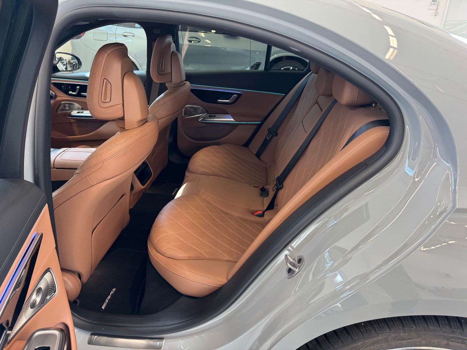 Fahrzeugabbildung Mercedes-Benz E 220 d 4Matic AMG Line Premium Pl,BURM,PANO,360