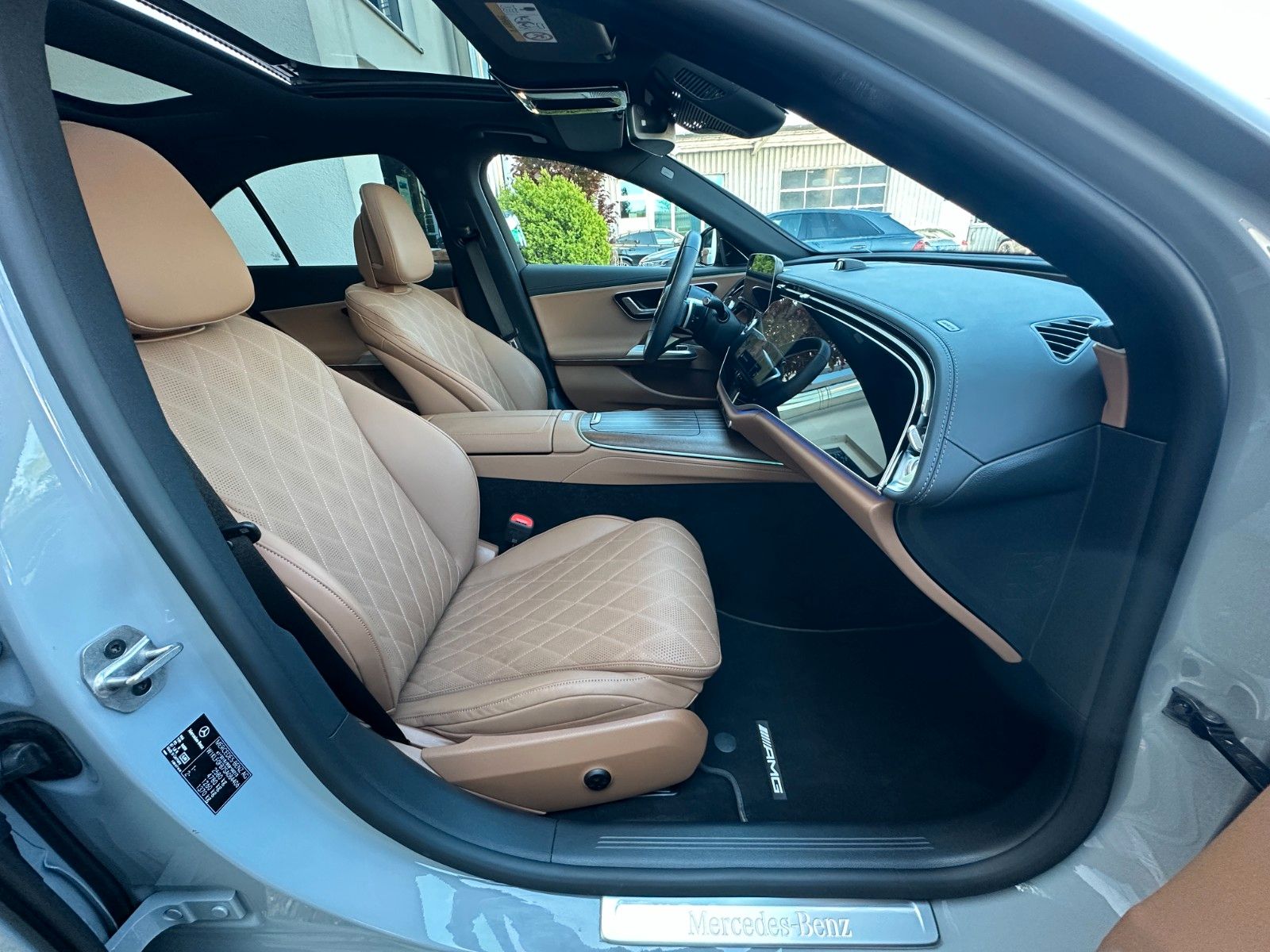 Fahrzeugabbildung Mercedes-Benz E 220 d 4Matic AMG Line Premium Pl,BURM,PANO,360