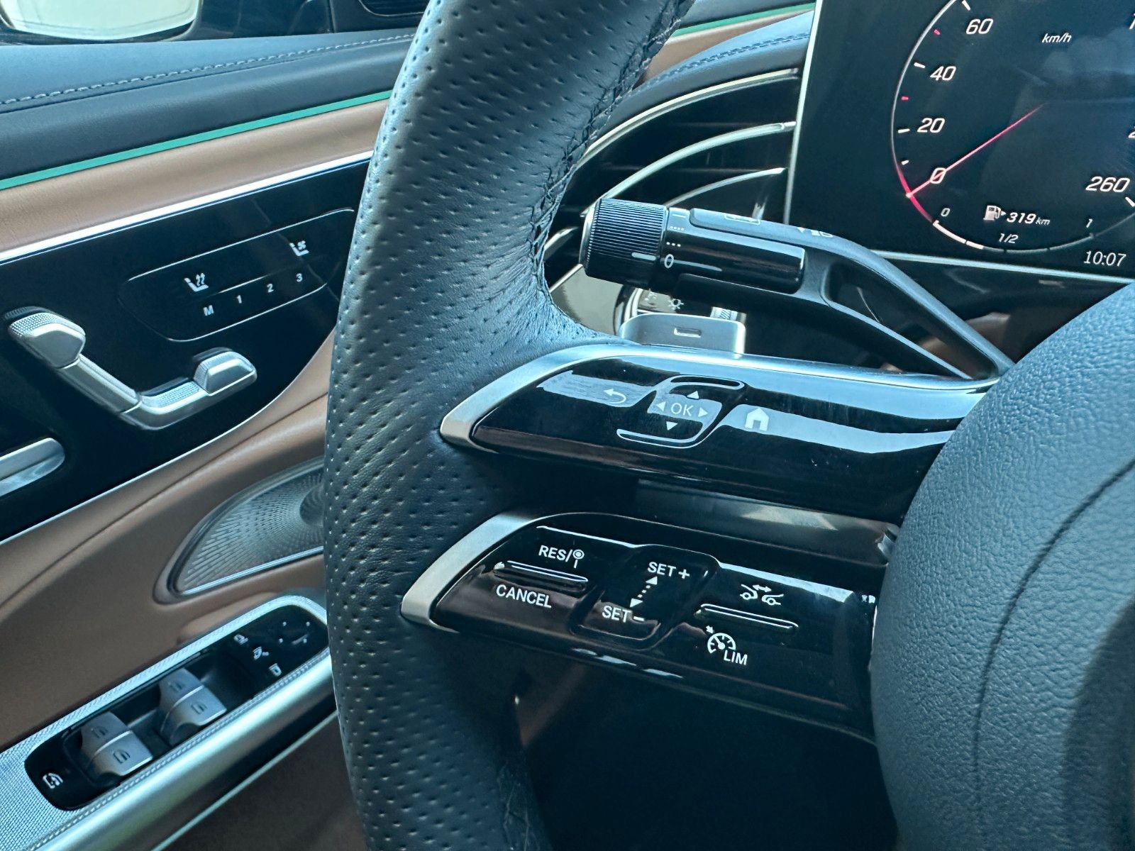 Fahrzeugabbildung Mercedes-Benz E 220 d 4Matic AMG Line Premium Pl,BURM,PANO,360