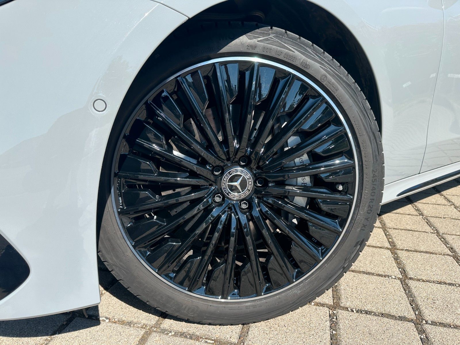 Fahrzeugabbildung Mercedes-Benz E 220 d 4Matic AMG Line Premium Pl,BURM,PANO,360
