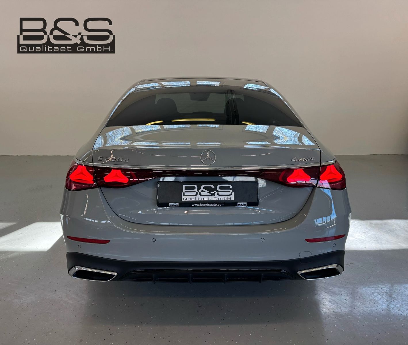 Fahrzeugabbildung Mercedes-Benz E 220 d 4Matic AMG Line Premium Pl,BURM,PANO,360