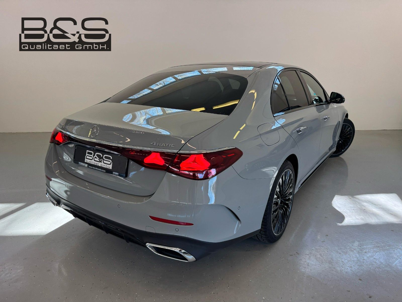 Fahrzeugabbildung Mercedes-Benz E 220 d 4Matic AMG Line Premium Pl,BURM,PANO,360