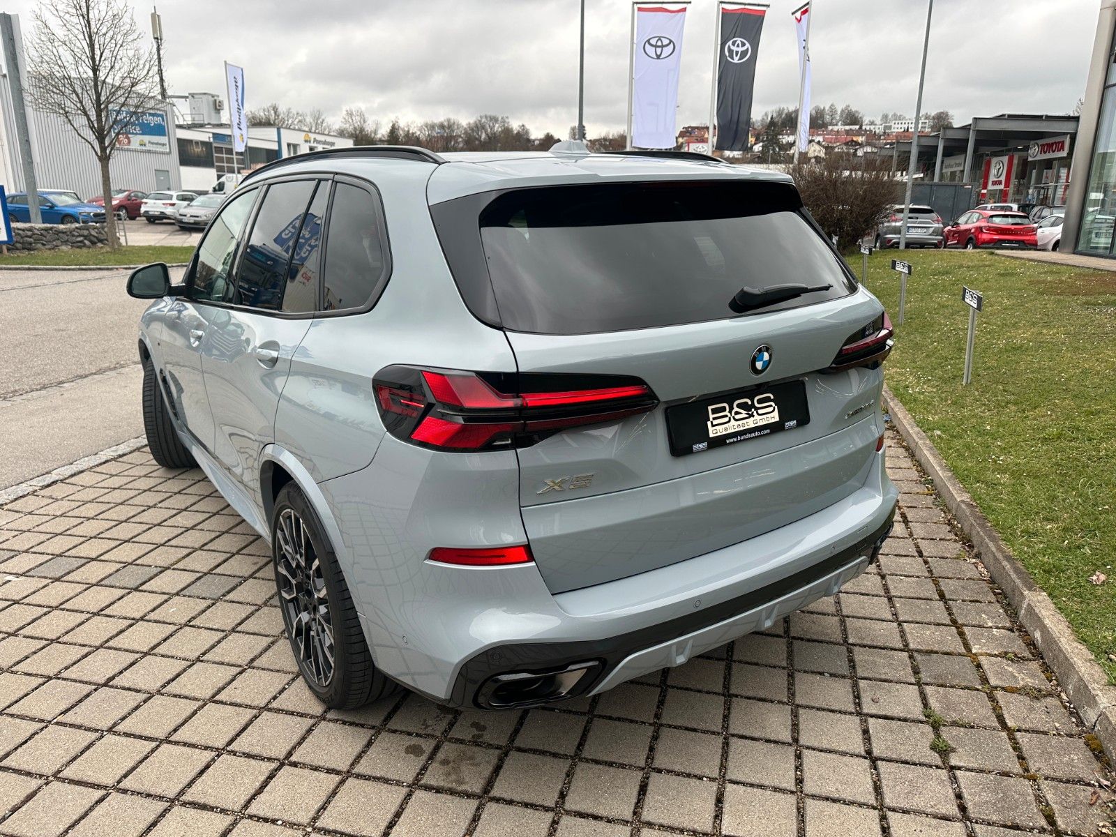 Fahrzeugabbildung BMW X5 30d xDrive M Sport ACC,HUD,PANO,HARMAN,AHK...