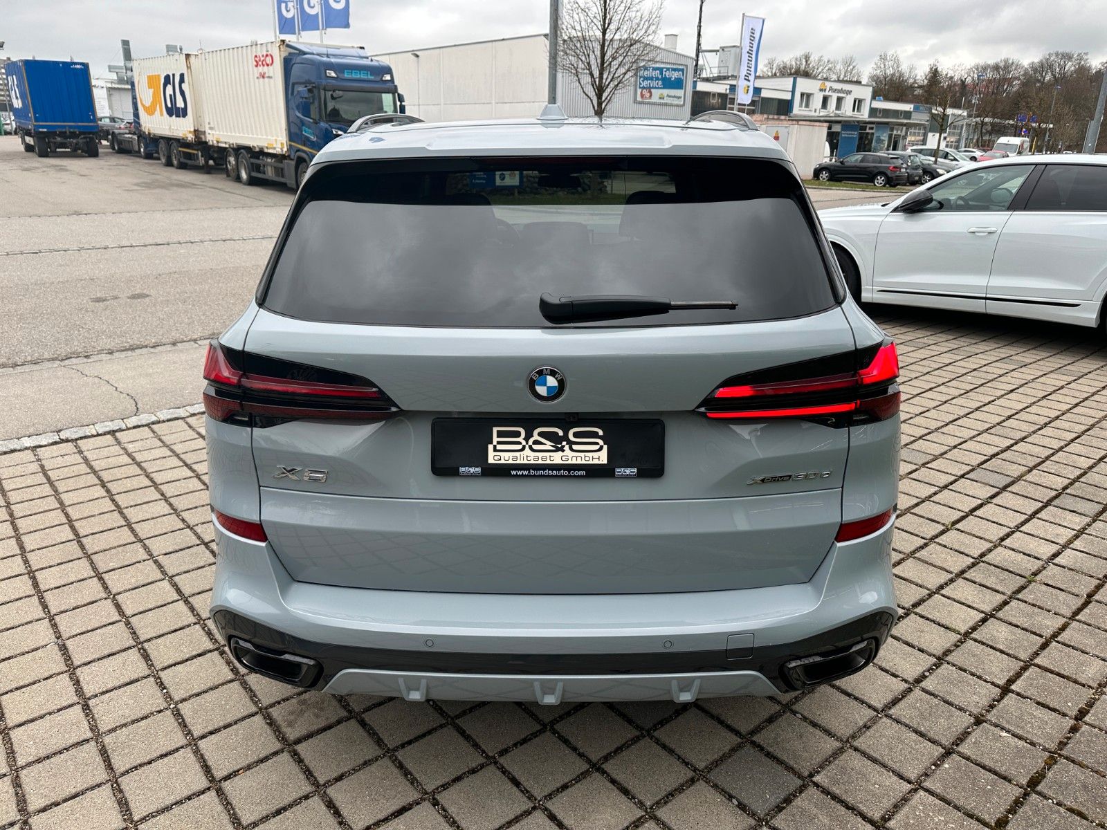 Fahrzeugabbildung BMW X5 30d xDrive M Sport ACC,HUD,PANO,HARMAN,AHK...