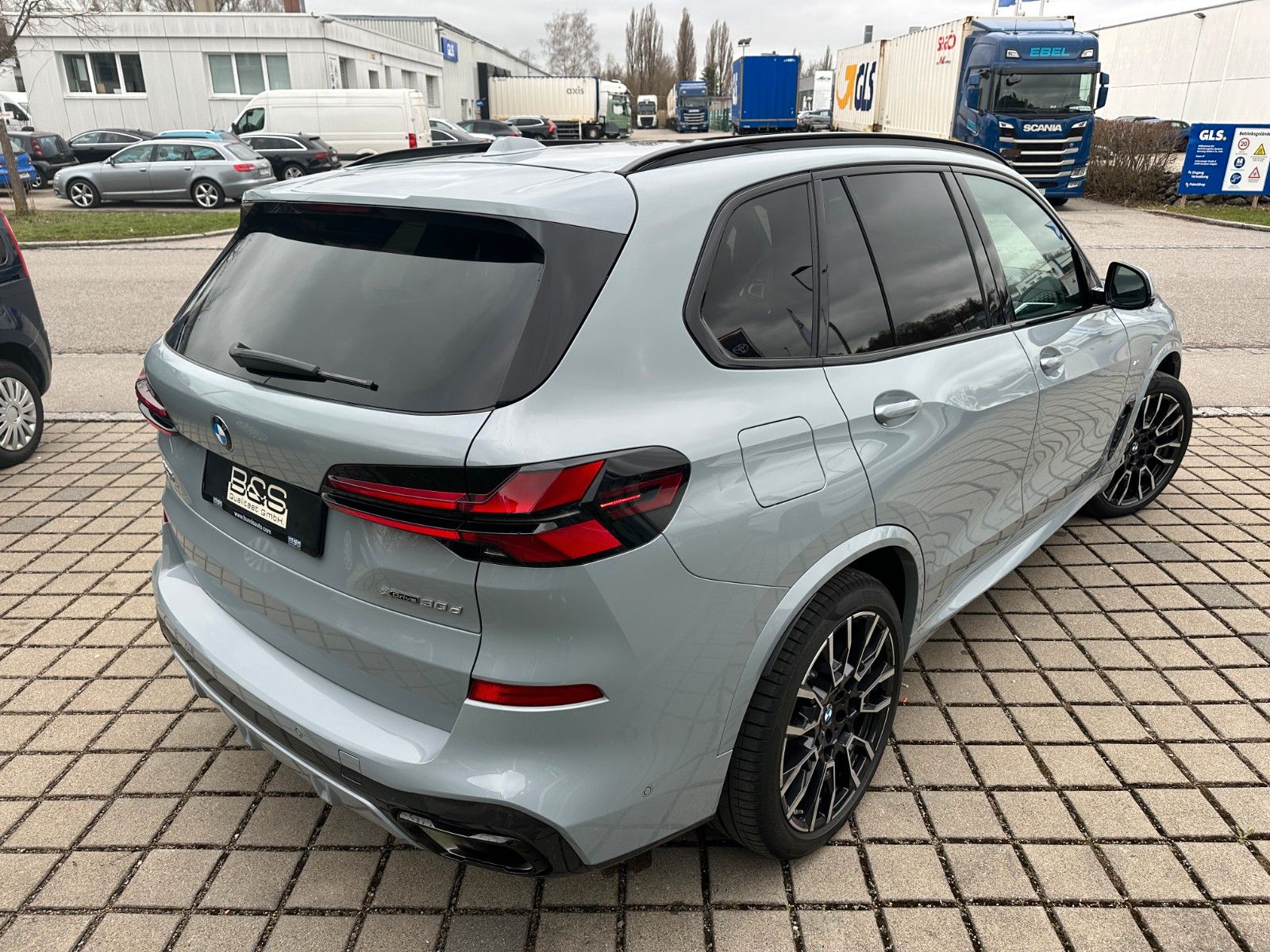 Fahrzeugabbildung BMW X5 30d xDrive M Sport ACC,HUD,PANO,HARMAN,AHK...