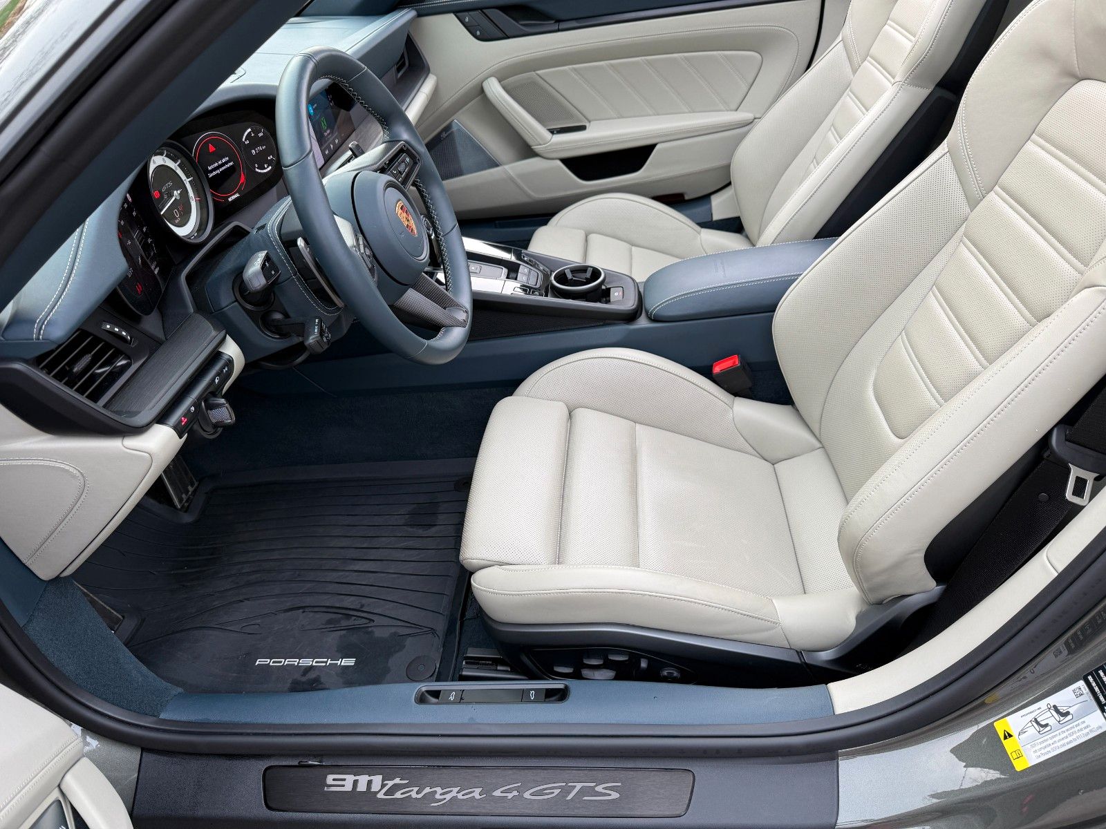 Fahrzeugabbildung Porsche 911 Targa 4 GTS,Manufaktur,ACC,BURMESTER,SP CHR.