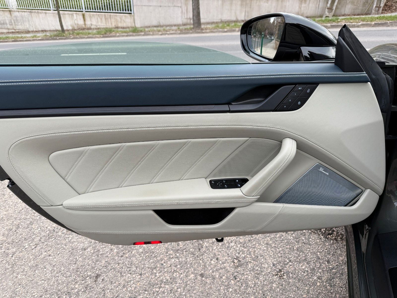 Fahrzeugabbildung Porsche 911 Targa 4 GTS,Manufaktur,ACC,BURMESTER,SP CHR.