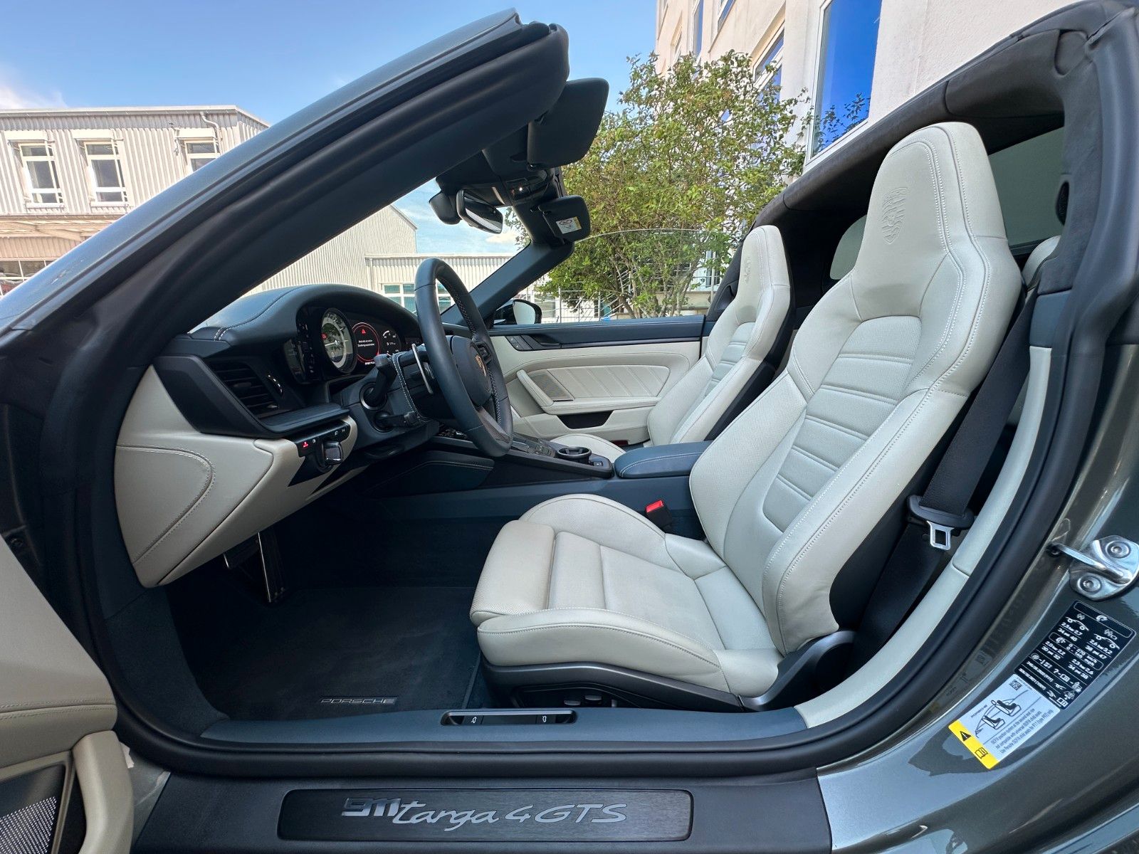 Fahrzeugabbildung Porsche 911 Targa 4 GTS,Manufakt,ACC,BURM,SP CH,Hi Achs