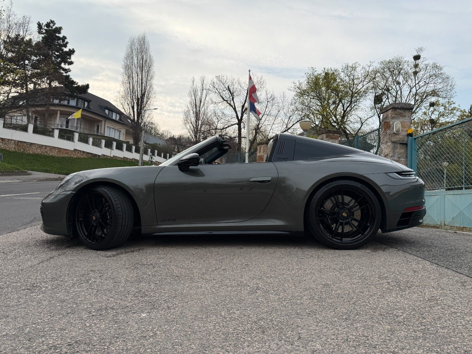 Fahrzeugabbildung Porsche 911 Targa 4 GTS,Manufaktur,ACC,BURMESTER,SP CHR.