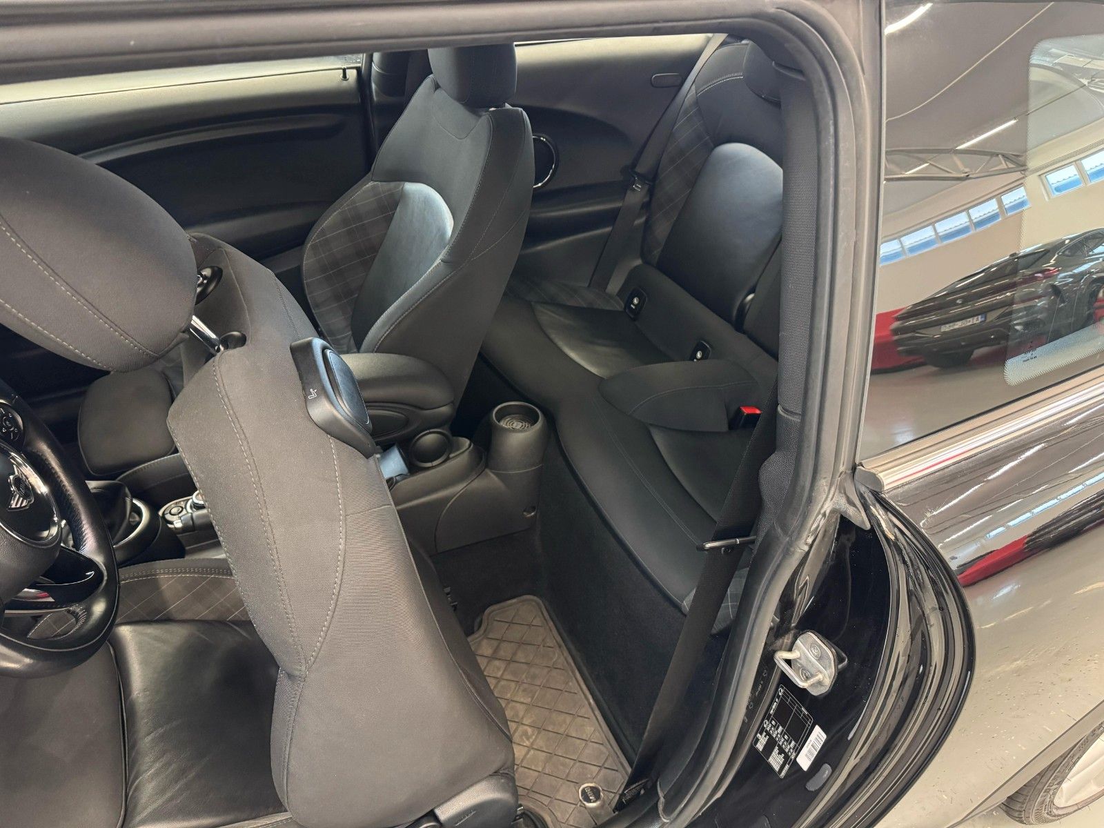 Fahrzeugabbildung MINI COOPER,Chili,Navi,LED,PDC,SHZ,usw...