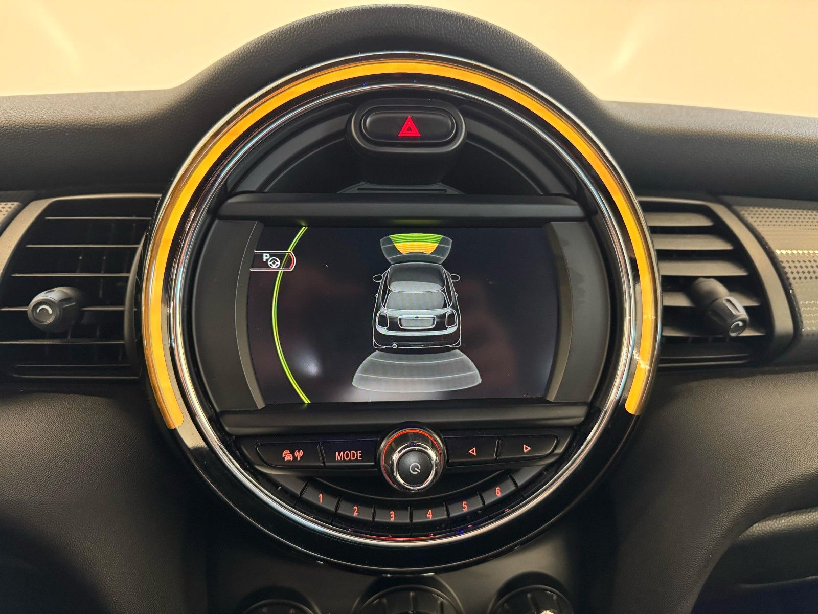 Fahrzeugabbildung MINI COOPER,Chili,Navi,LED,PDC,SHZ,usw...