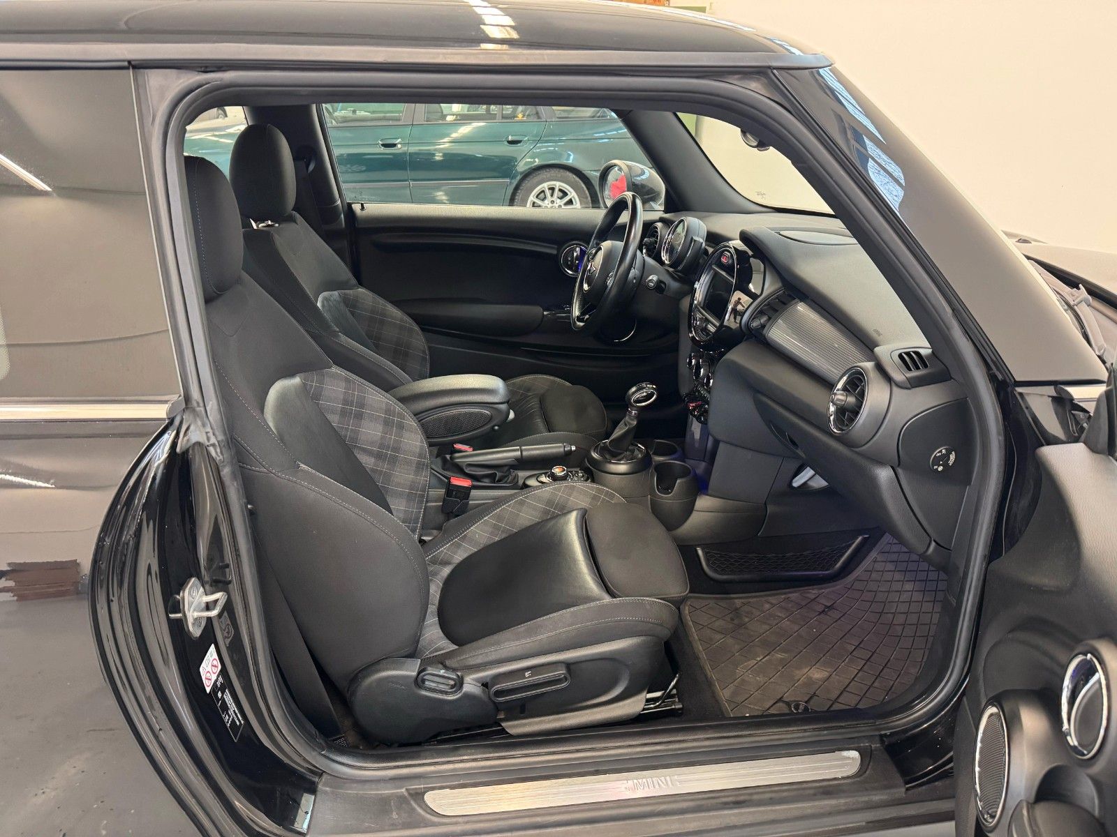 Fahrzeugabbildung MINI COOPER,Chili,Navi,LED,PDC,SHZ,usw...