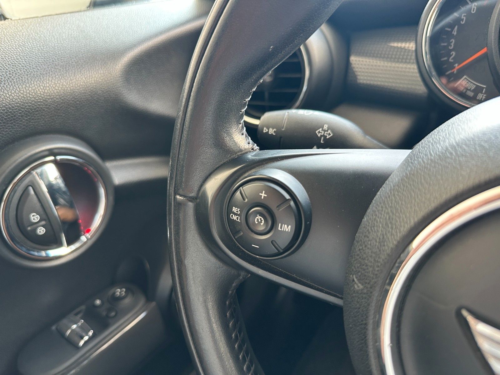 Fahrzeugabbildung MINI COOPER,Chili,Navi,LED,PDC,SHZ,usw...
