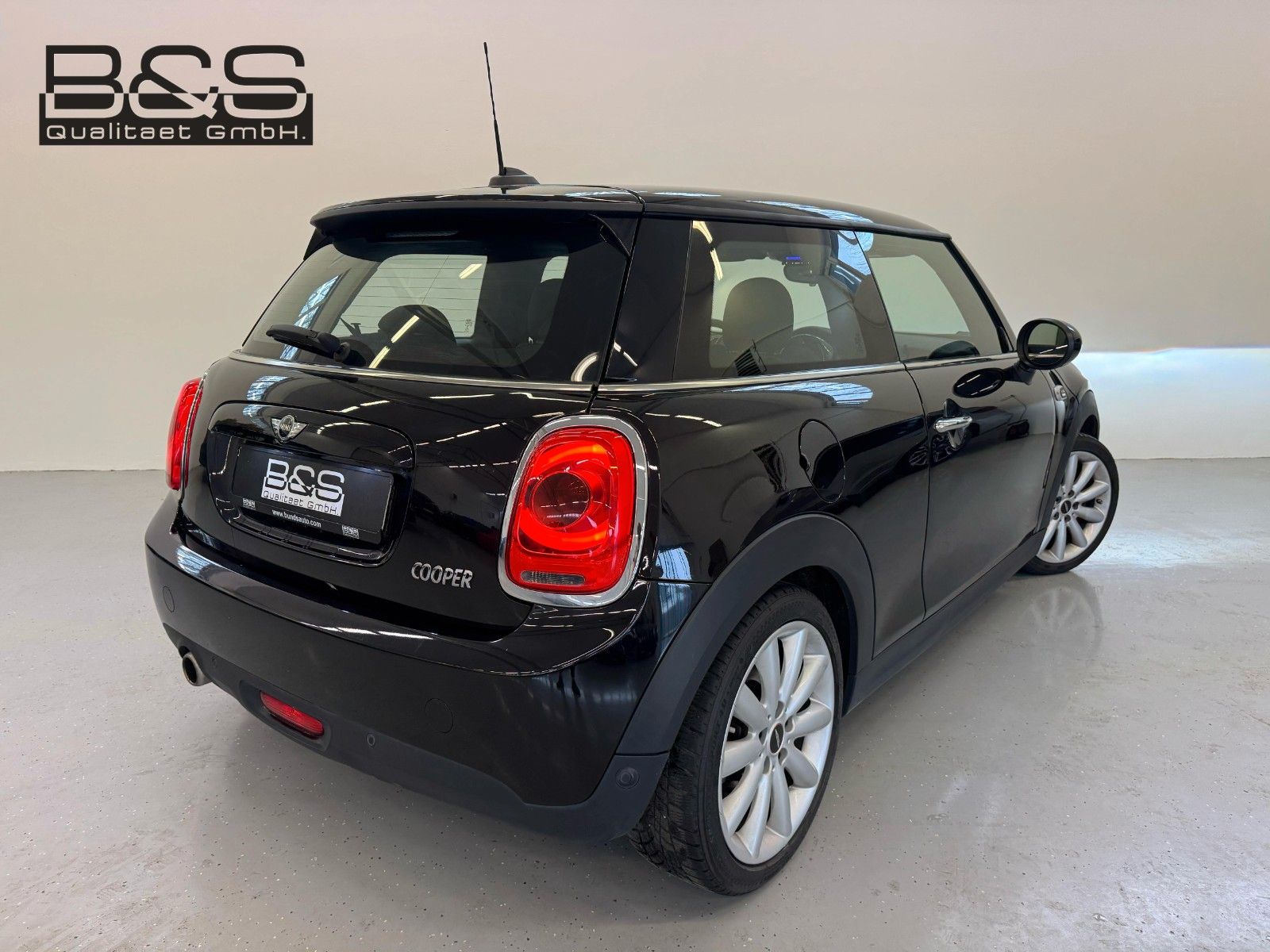 Fahrzeugabbildung MINI COOPER,Chili,Navi,LED,PDC,SHZ,usw...