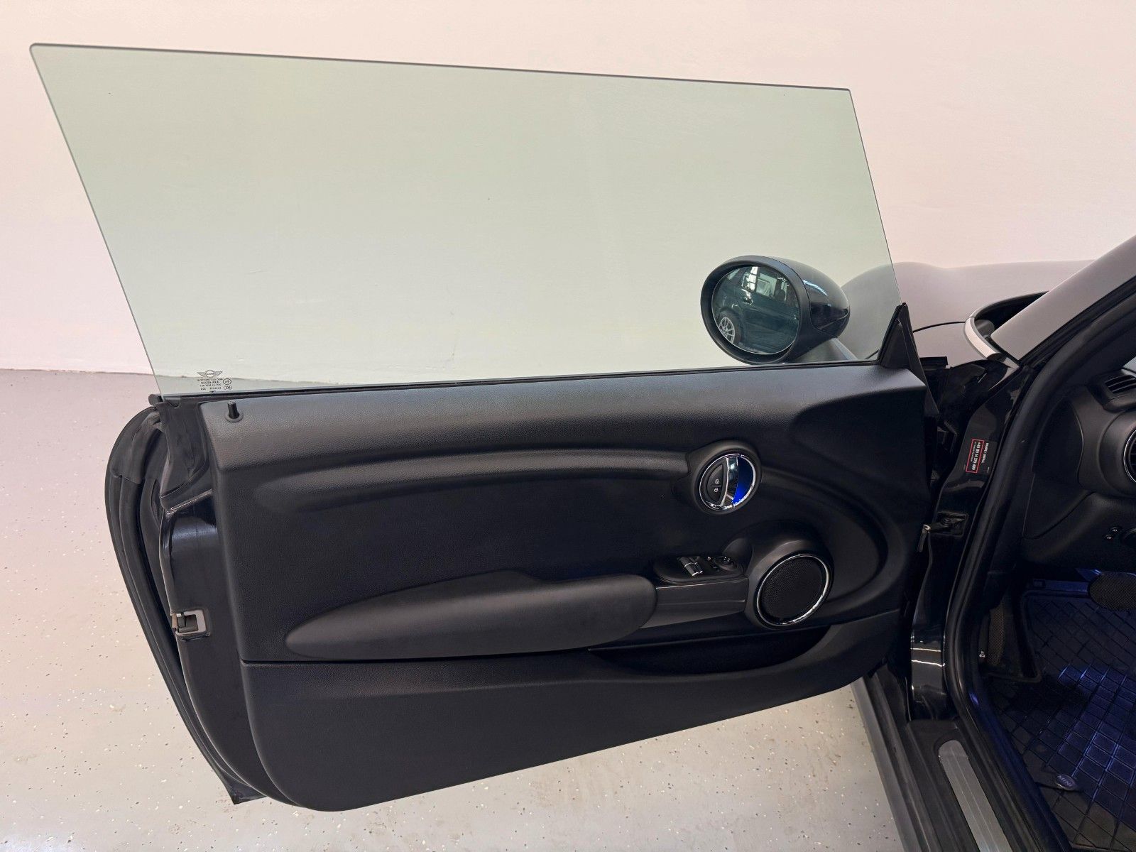 Fahrzeugabbildung MINI COOPER,Chili,Navi,LED,PDC,SHZ,usw...