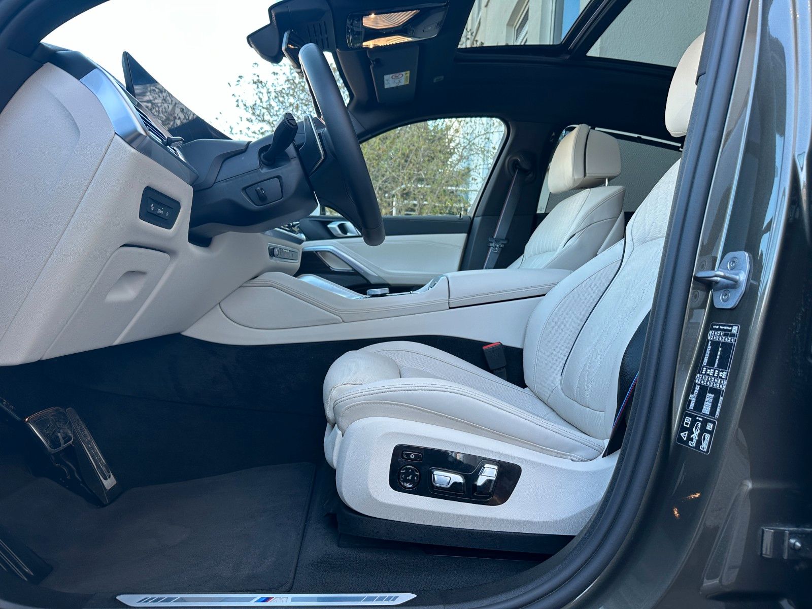 Fahrzeugabbildung BMW X6 30d xDr M Sport,Luftfed,Pano,Harman,ACC,HUD
