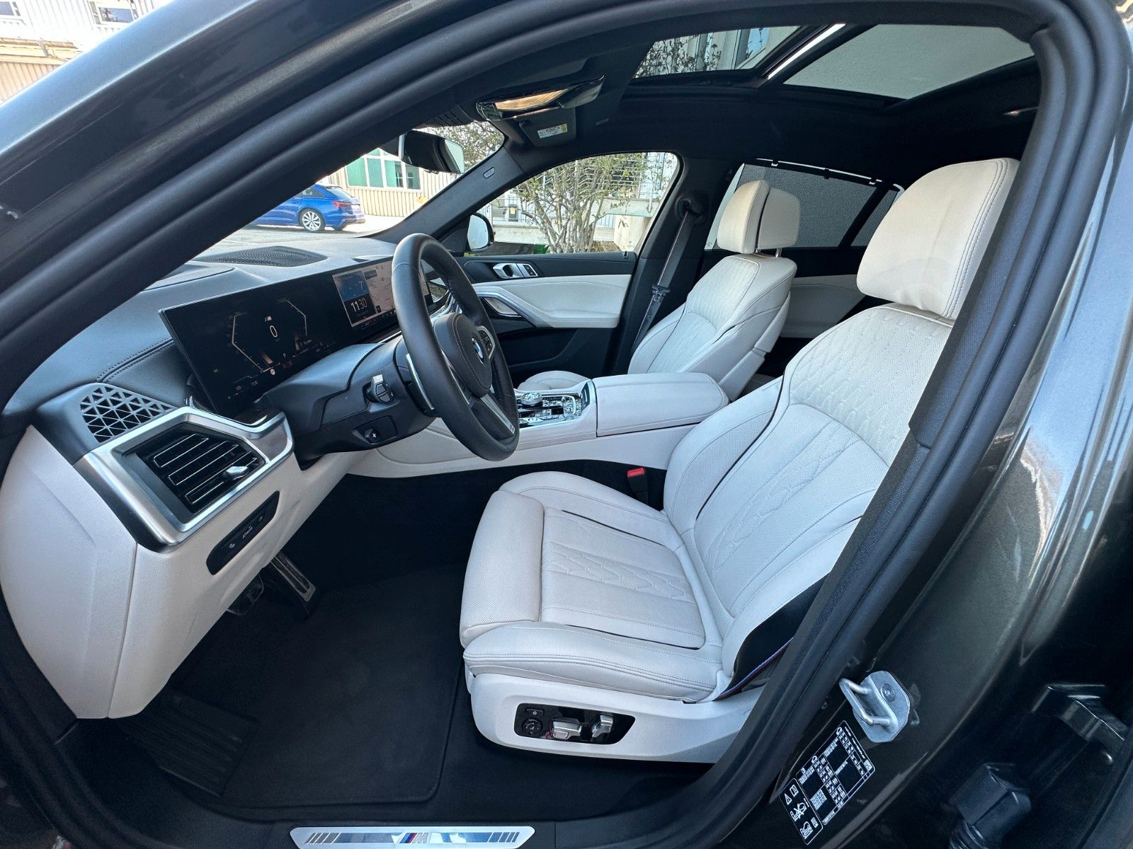 Fahrzeugabbildung BMW X6 30d xDr M Sport,Luftfed,Pano,Harman,ACC,HUD