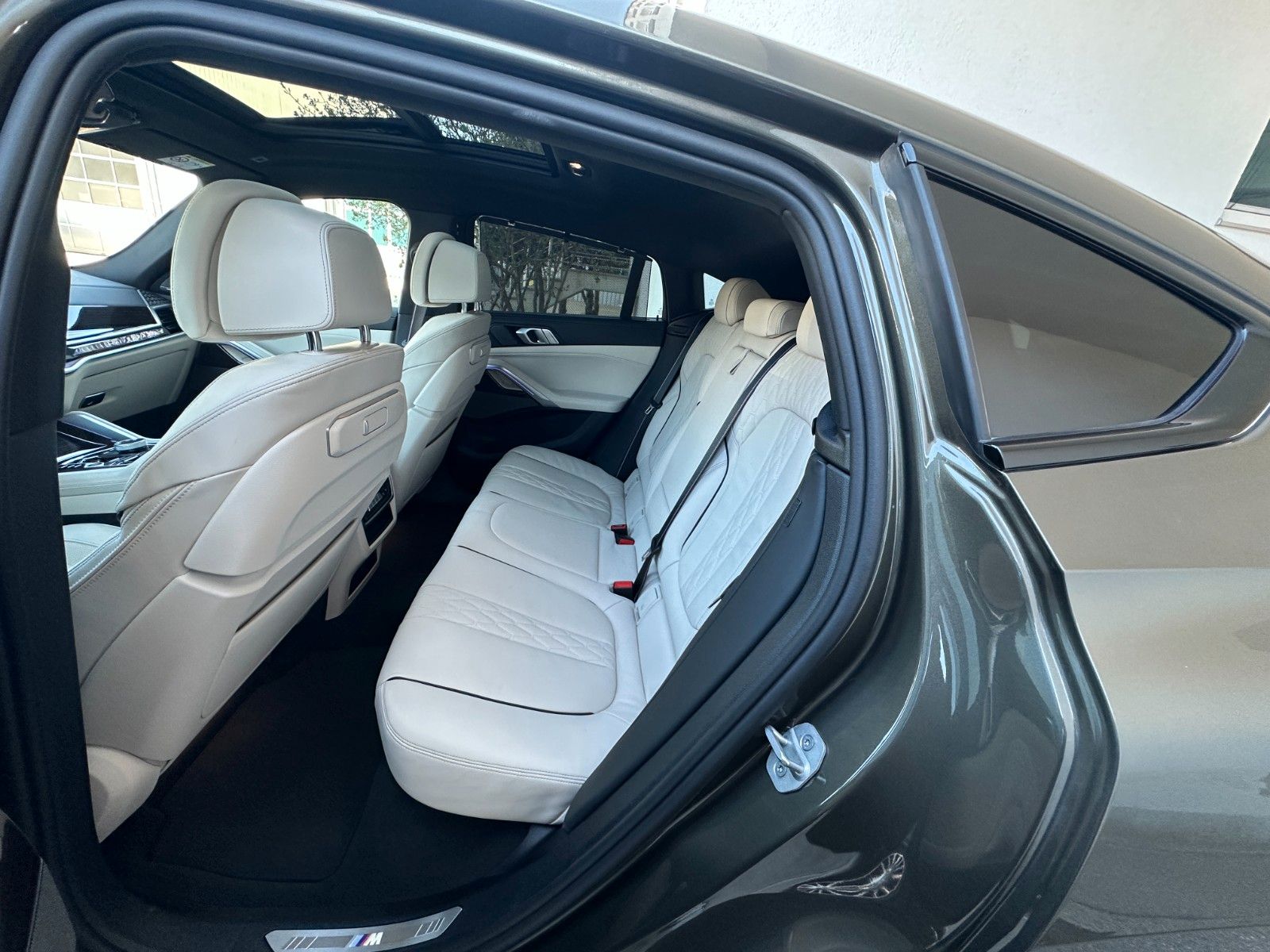 Fahrzeugabbildung BMW X6 30d xDr M Sport,Luftfed,Pano,Harman,ACC,HUD