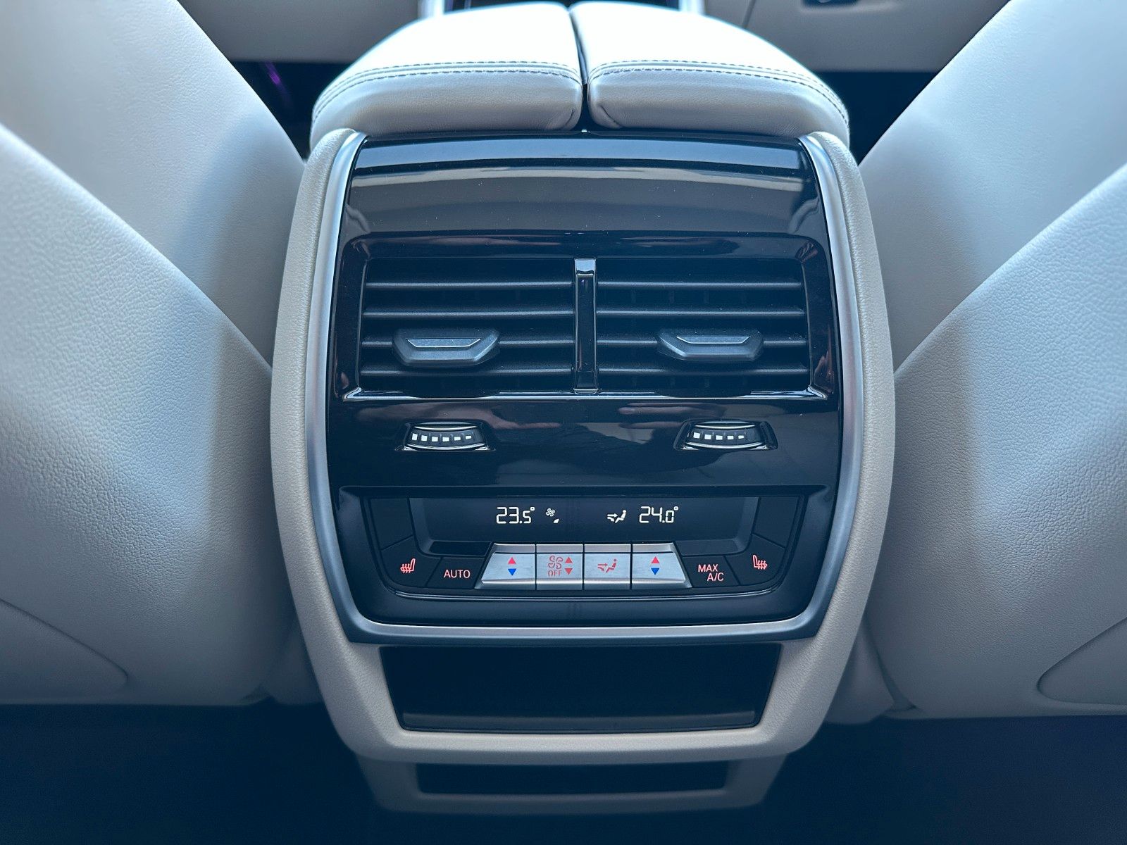 Fahrzeugabbildung BMW X6 30d xDr M Sport,Luftfed,Pano,Harman,ACC,HUD