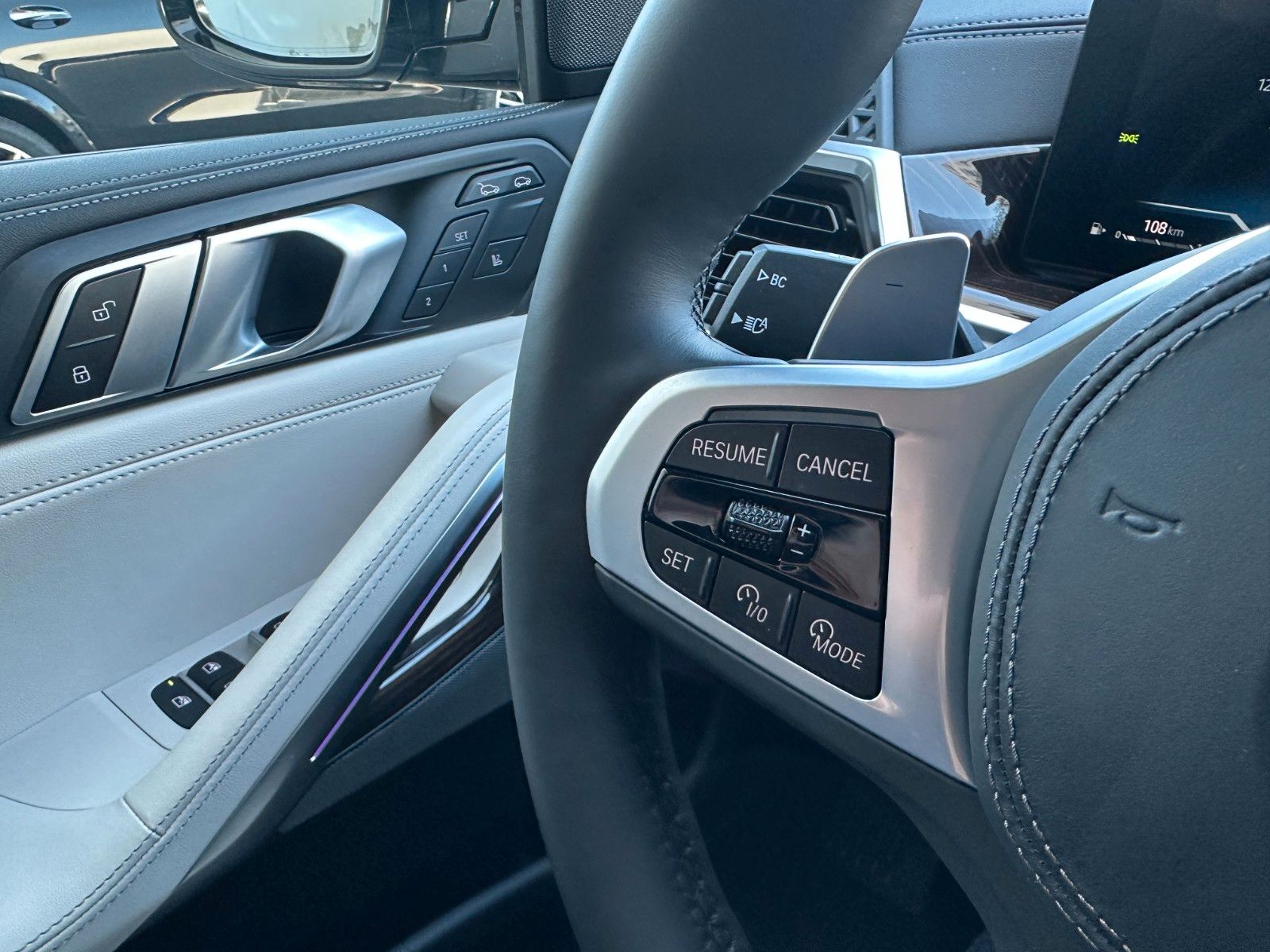 Fahrzeugabbildung BMW X6 30d xDr M Sport,Luftfed,Pano,Harman,ACC,HUD