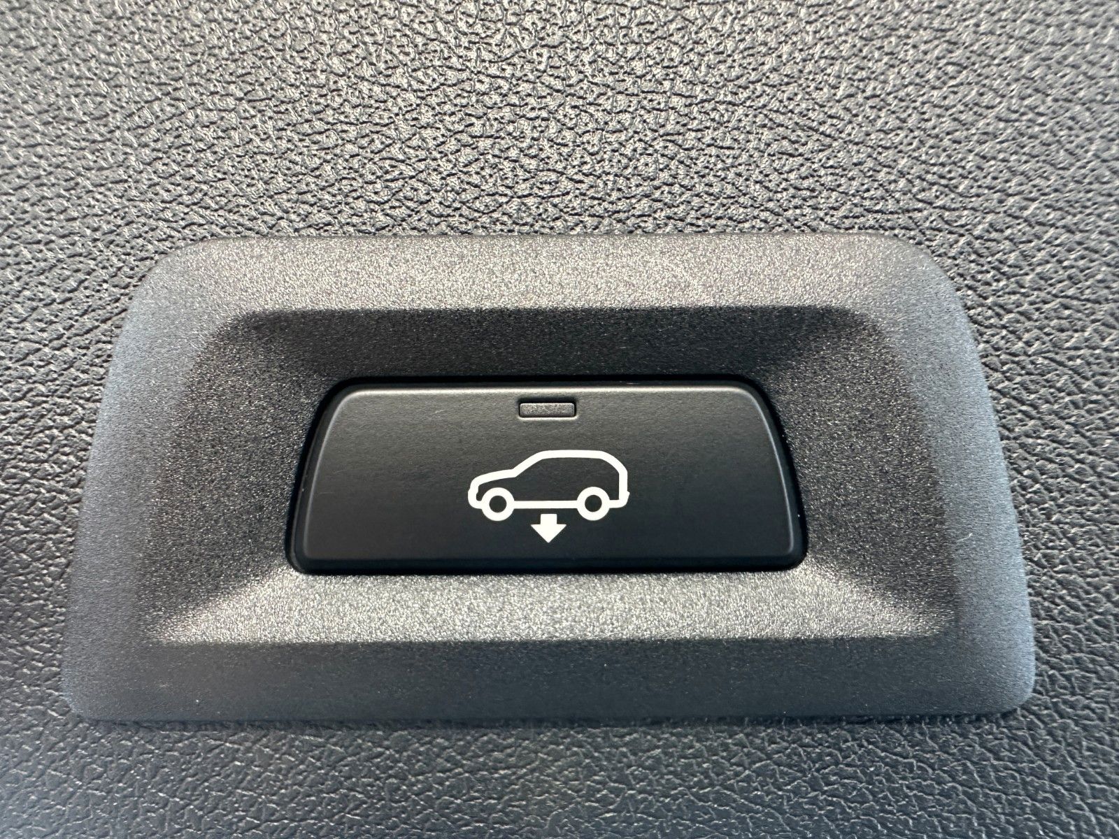 Fahrzeugabbildung BMW X6 30d xDr M Sport,Luftfed,Pano,Harman,ACC,HUD