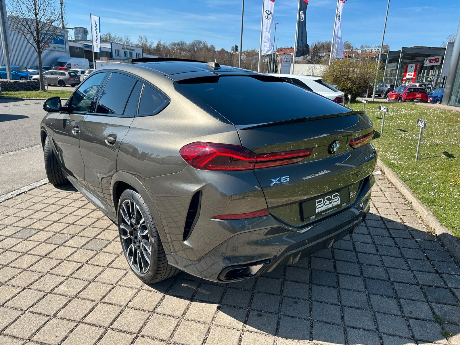 Fahrzeugabbildung BMW X6 30d xDr M Sport,Luftfed,Pano,Harman,ACC,HUD