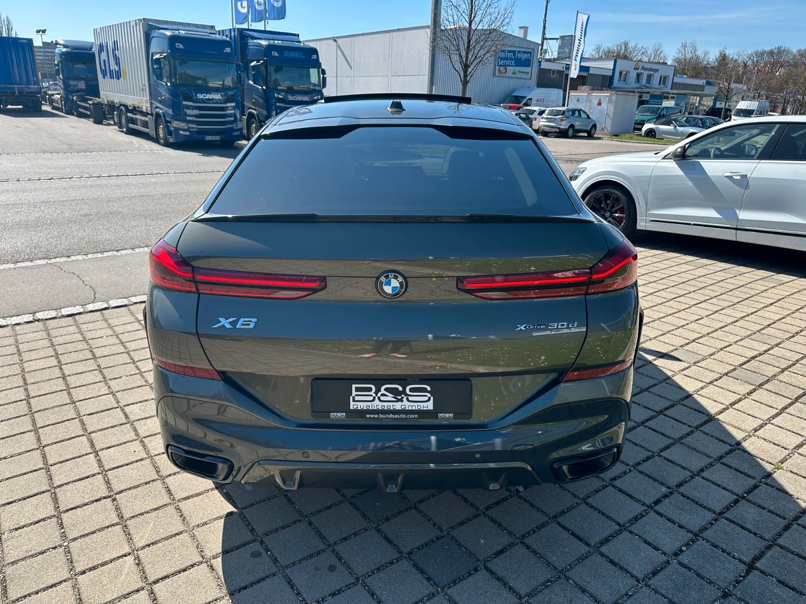 Fahrzeugabbildung BMW X6 30d xDr M Sport,Luftfed,Pano,Harman,ACC,HUD