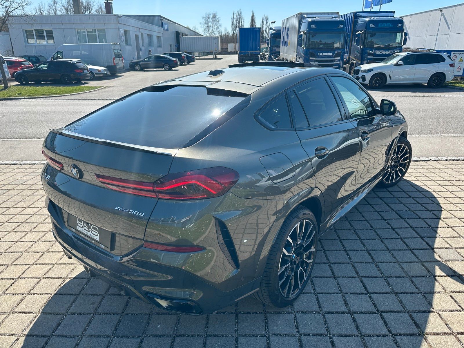 Fahrzeugabbildung BMW X6 30d xDr M Sport,Luftfed,Pano,Harman,ACC,HUD