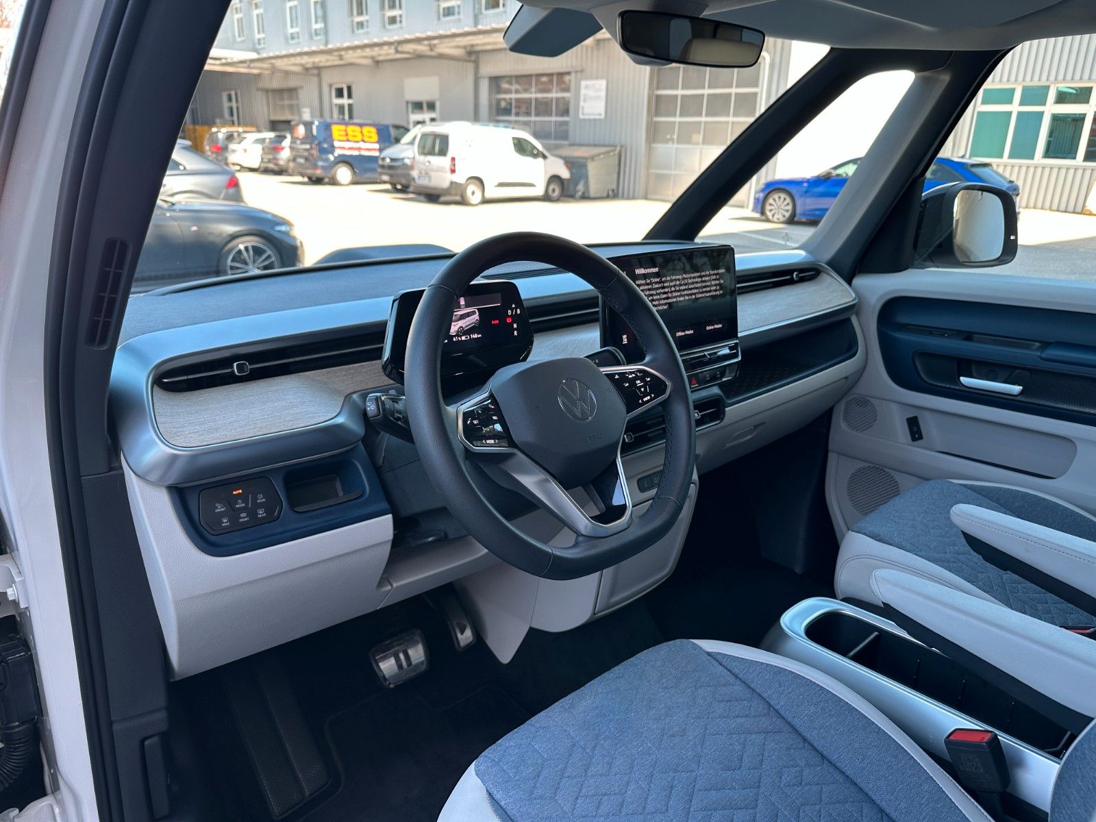 Fahrzeugabbildung Volkswagen ID.Buzz Bus 150 kW Pro,NAVI,AHK,ELEKTR Türen,usw